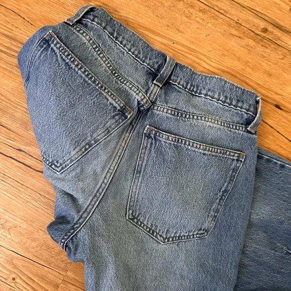 Universal Thread Blue High-Rise Jeans - Picture 5 of 6